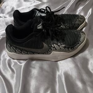 Nike Kobe Size 7 men's